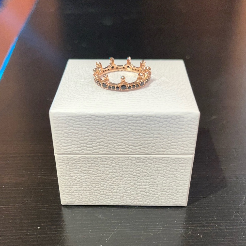 Pandora crown ring